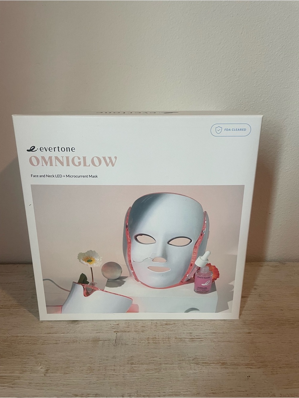 Evertone Omniglow Face And Neck LED Microcurrent Mask